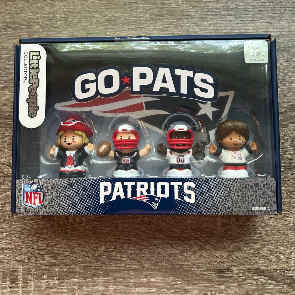 Fisher-Price Little People Collector NFL New England PATRIOTS Series 1 - SEALED
